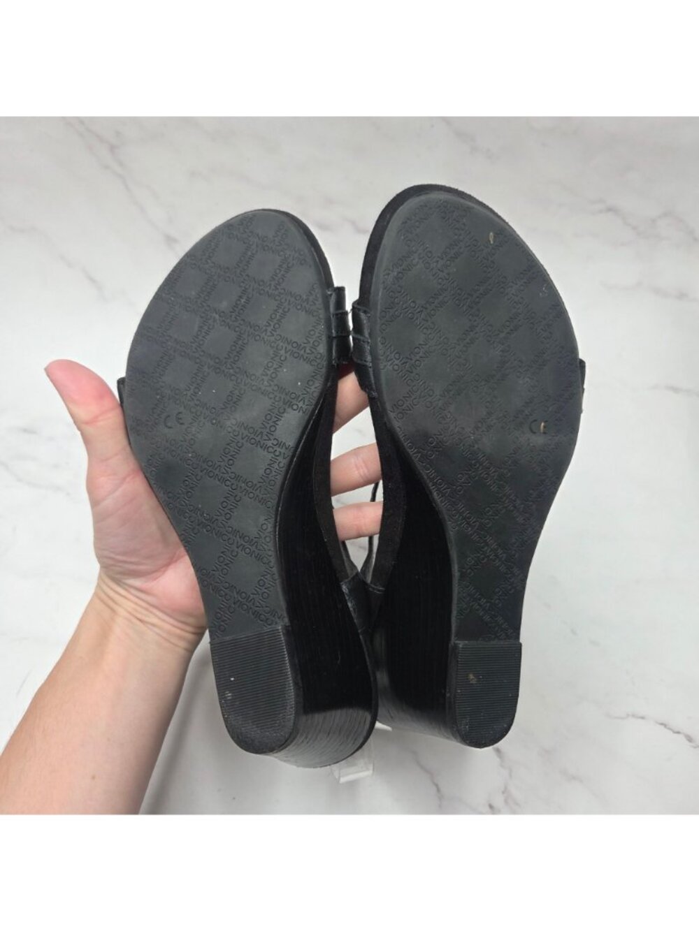 Vionic Laurie Black Leather Wedges Strappy Sandals Women's 7 - Picture 7 of 8